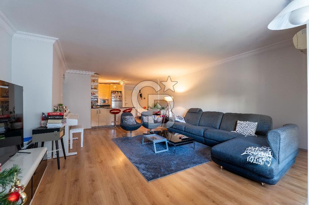 Karşıyakanın Gözde Lokasyonunda 2+1 Arakat Eşyalı Satılık Daire