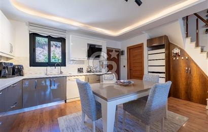 FOÇA BURUNUCUNDA DENİZ MANZARALI TERASLI ŞÖMİNELİ 3+1 LÜKS VİLLA