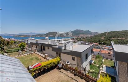 FOÇA BURUNUCUNDA DENİZ MANZARALI TERASLI ŞÖMİNELİ 3+1 LÜKS VİLLA