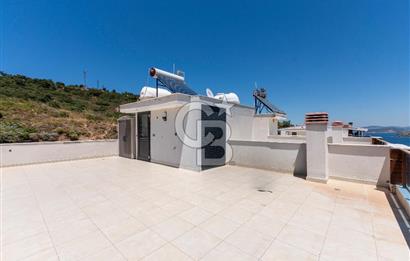 FOÇA BURUNUCUNDA DENİZ MANZARALI TERASLI ŞÖMİNELİ 3+1 LÜKS VİLLA