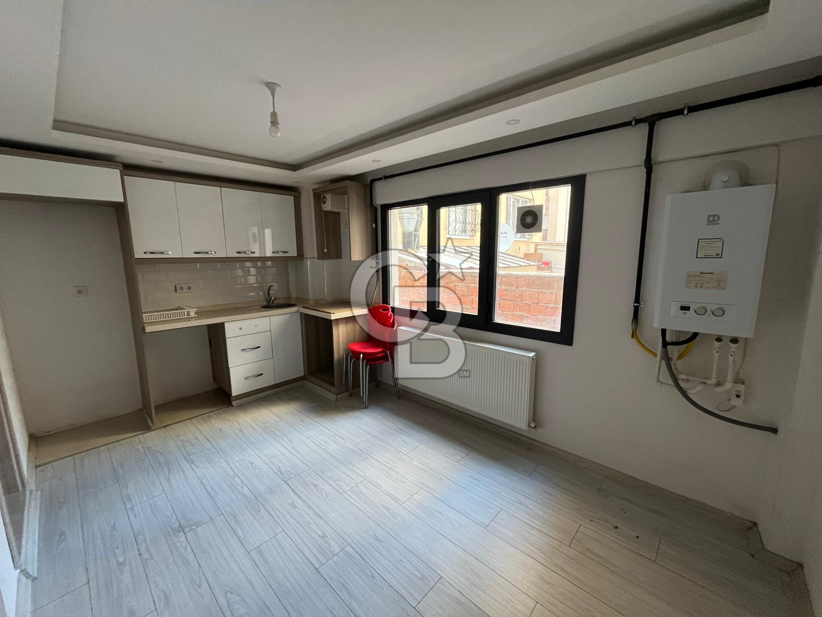 EVONADAN ÇARŞI MERKEZİNDE ARA KAT DOĞALGAZLI 1+1 DAİRE