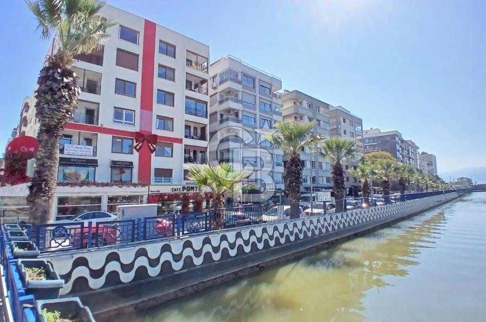 Bostanlı Tramvay Durağı Karşısında Kiralık Ofis
