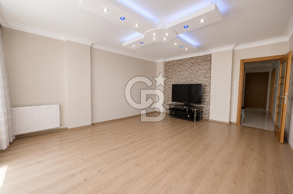 Geniş Metrekare,Çift Balkon,Mükemmel konum,2+1 Daire