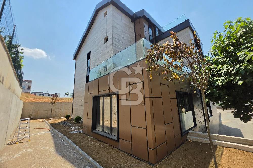 BATIKENT METROSU ÖNÜNDE EMSALSİZ PLAZA