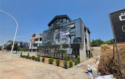 BATIKENT METROSU ÖNÜNDE EMSALSİZ PLAZA