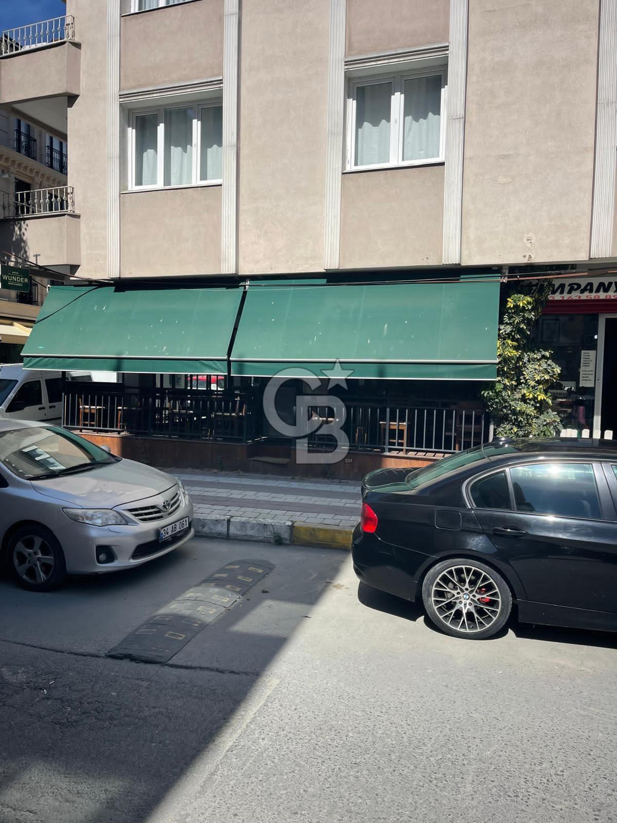 Avcılar Öğretmenler Cad. Yoğun Yaya Trafiğinde Köşe Dükkan