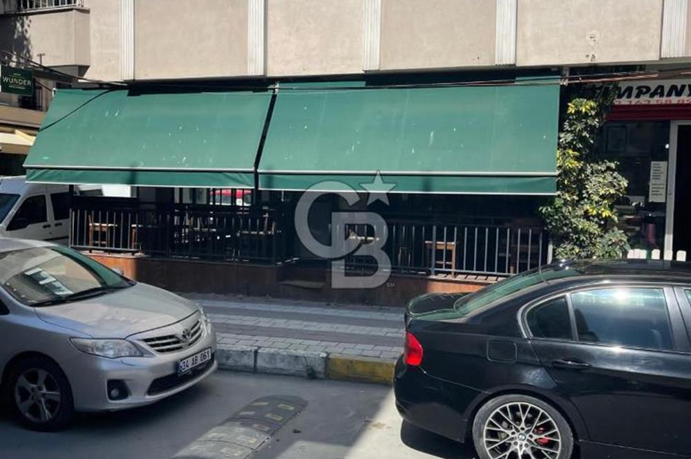 Avcılar Öğretmenler Cad. Yoğun Yaya Trafiğinde Köşe Dükkan