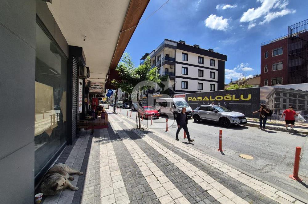 Avcılar Öğretmenler Cad. Yoğun Yaya Trafiğinde Köşe Dükkan