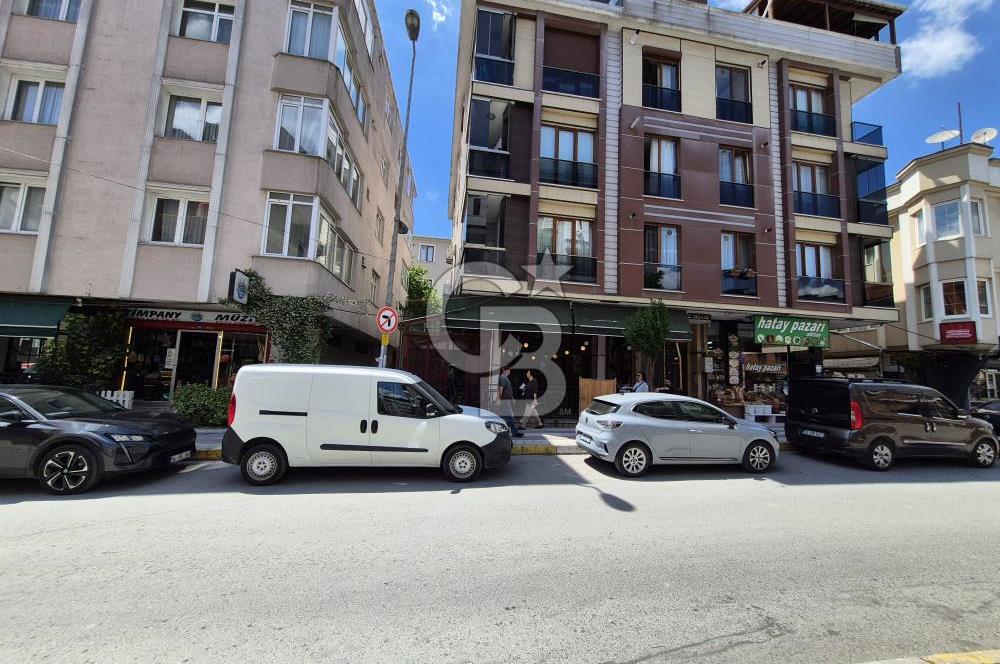 Avcılar Öğretmenler Cad. Yoğun Yaya Trafiğinde Köşe Dükkan