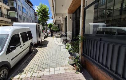 Avcılar Öğretmenler Cad. Yoğun Yaya Trafiğinde Köşe Dükkan