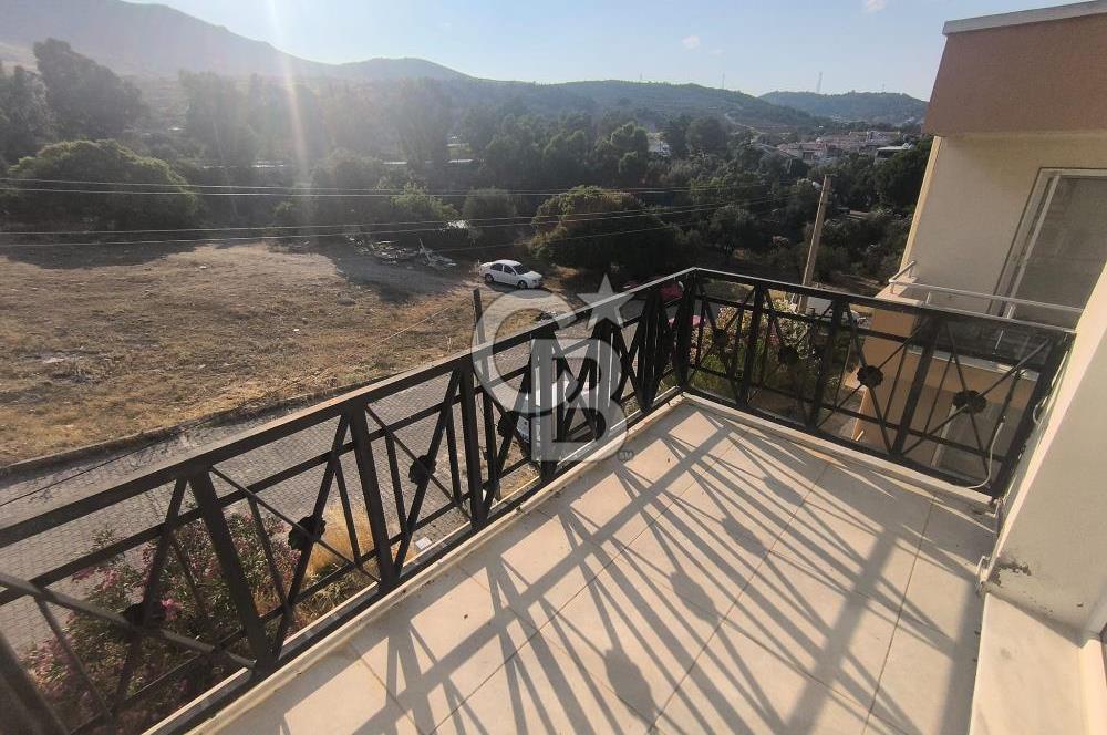 EVONADAN YENİ FOÇADA 1.5+1 DENİZE 1KM MESAFEDE EŞYALI DAİRE