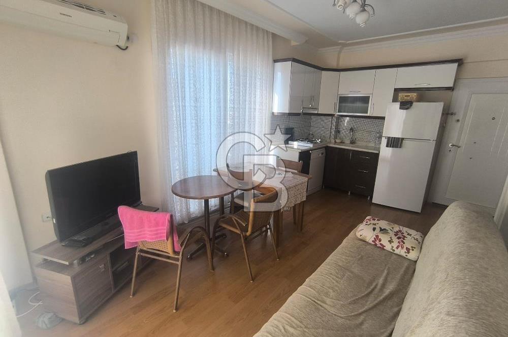 EVONADAN YENİ FOÇADA 1.5+1 DENİZE 1KM MESAFEDE EŞYALI DAİRE