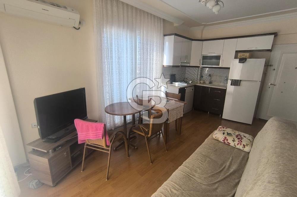 EVONADAN YENİ FOÇADA 1.5+1 DENİZE 1KM MESAFEDE EŞYALI DAİRE