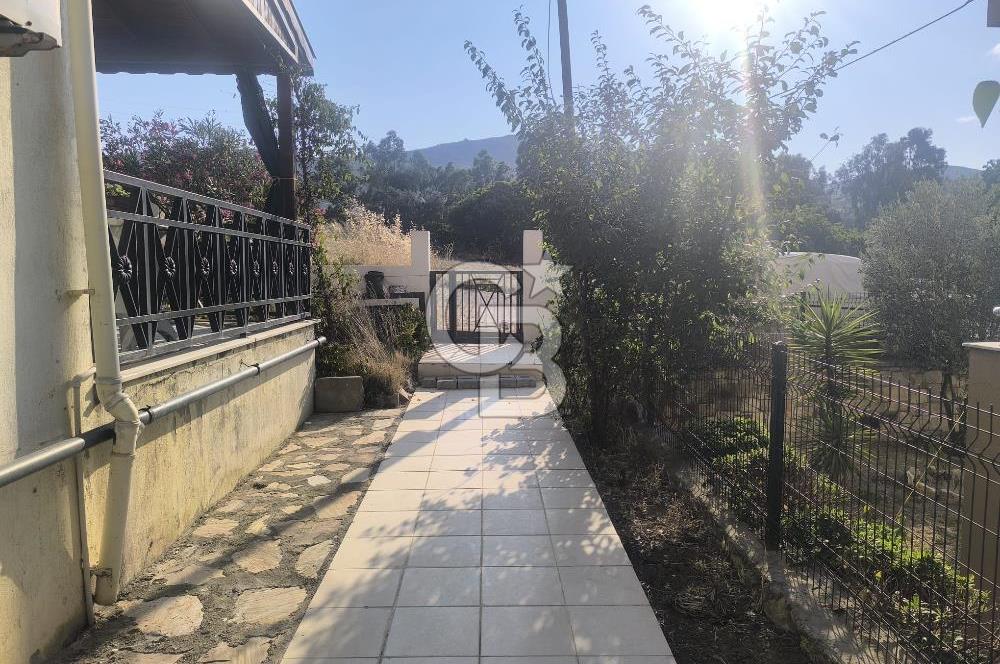 EVONADAN YENİ FOÇADA 1.5+1 DENİZE 1KM MESAFEDE EŞYALI DAİRE