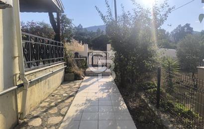EVONADAN YENİ FOÇADA 1.5+1 DENİZE 1KM MESAFEDE EŞYALI DAİRE