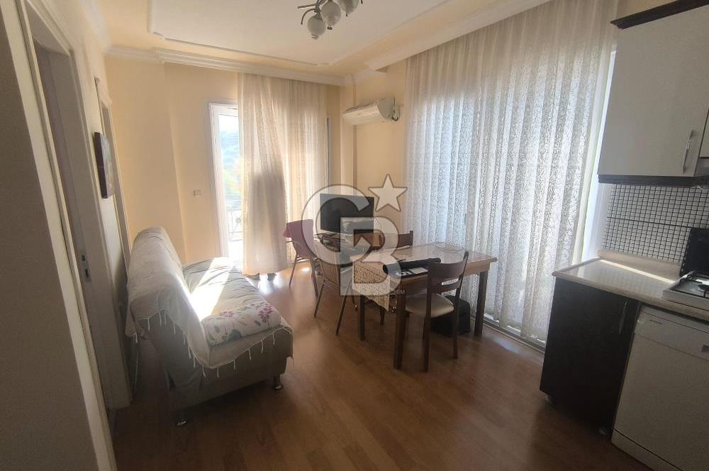 EVONADAN YENİ FOÇADA 1.5+1 DENİZE 1KM MESAFEDE EŞYALI DAİRE