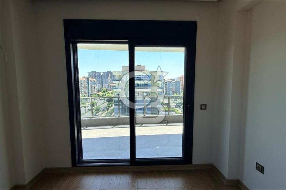 EVONADAN GÜZELYURTTA EN GÖZDE SİTEDE KİRALIK 4+1 DAİRE FIRSATI