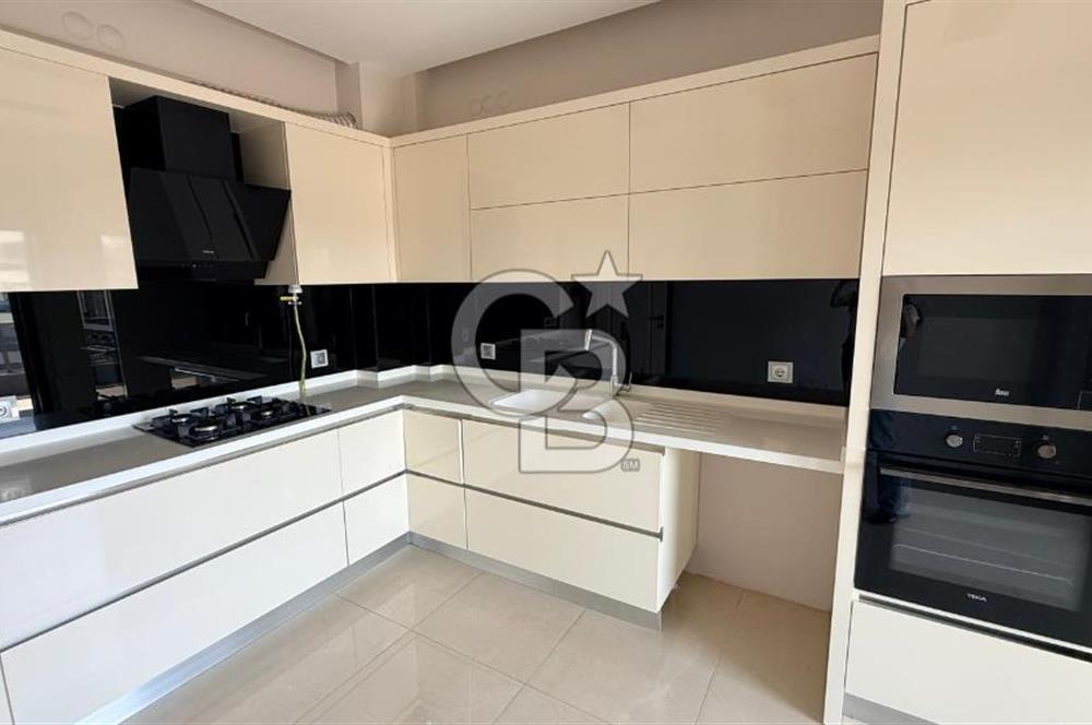 EVONADAN GÜZELYURTTA EN GÖZDE SİTEDE KİRALIK 4+1 DAİRE FIRSATI