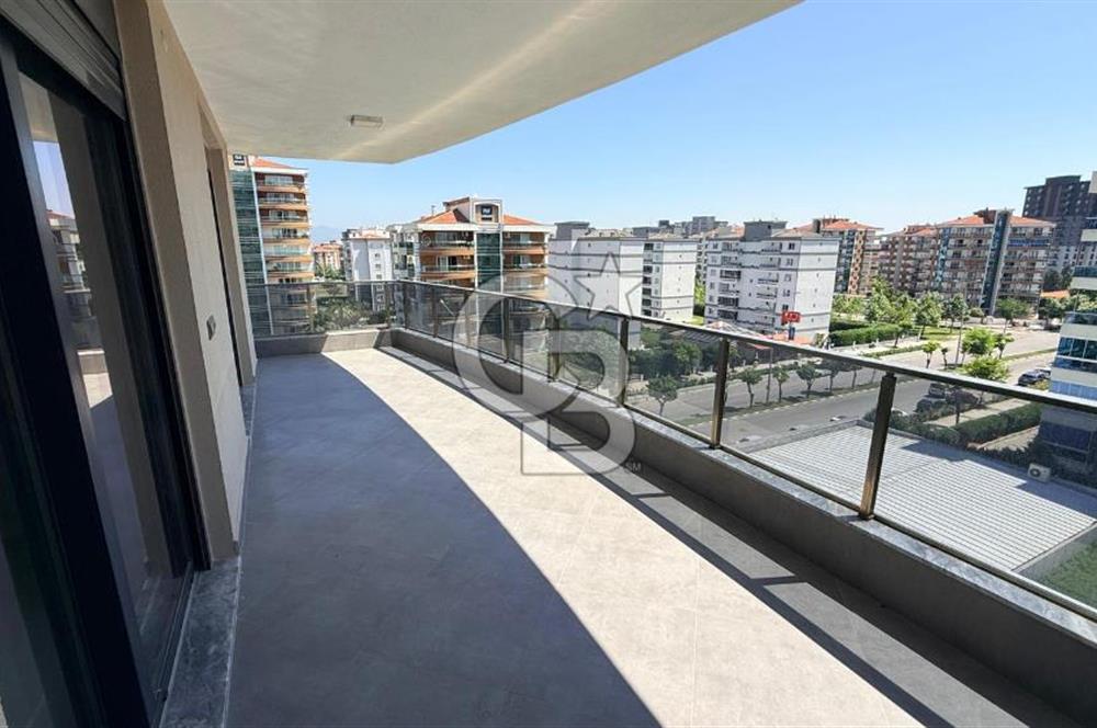 EVONADAN GÜZELYURTTA EN GÖZDE SİTEDE KİRALIK 4+1 DAİRE FIRSATI