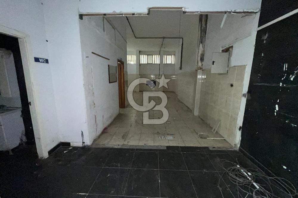 Ümraniye İstiklal 250m² 14.75 m. Cepheli Bacalı Kiralık Dükkan