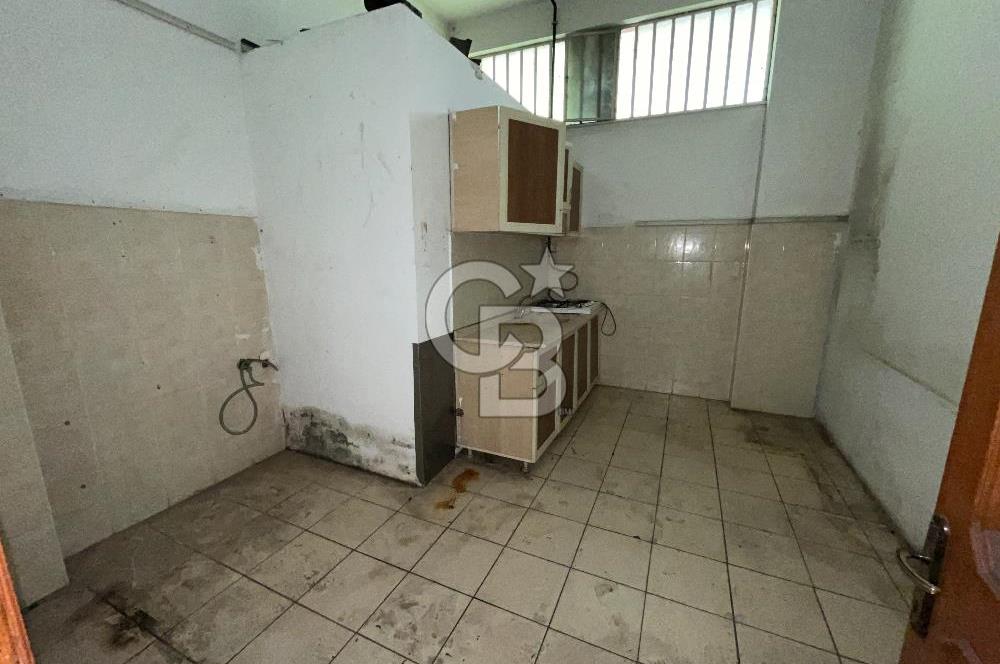 Ümraniye İstiklal 250m² 14.75 m. Cepheli Bacalı Kiralık Dükkan