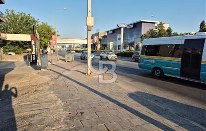 Karşıyaka Cumhuriyet Anadolu Caddesi'nde Değerli Arsa