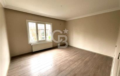 Esenkent'te Havuzlu Sitede Kiralık Geniş Villa