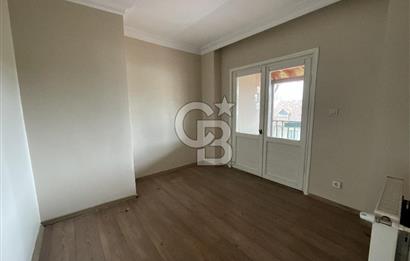 Esenkent'te Havuzlu Sitede Kiralık Geniş Villa
