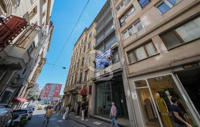 BEYOĞLU ASMALIDA CD ÜZERİ YANGIN MERDİVENLİ KİRALIK TİCARİ BİNA