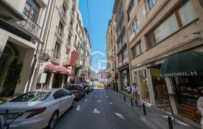 BEYOĞLU ASMALIDA CD ÜZERİ YANGIN MERDİVENLİ KİRALIK TİCARİ BİNA