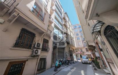 BEYOĞLU ASMALIDA CD ÜZERİ YANGIN MERDİVENLİ KİRALIK TİCARİ BİNA