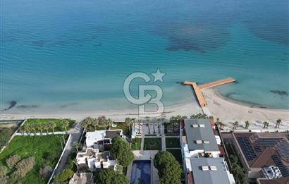 Çeşme Boyalıkta Denize Sıfır,Havuzlu,Plajlı Lüks Dubleks 3+1
