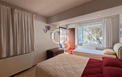 Çeşme Boyalıkta Denize Sıfır,Havuzlu,Plajlı Lüks Dubleks 3+1