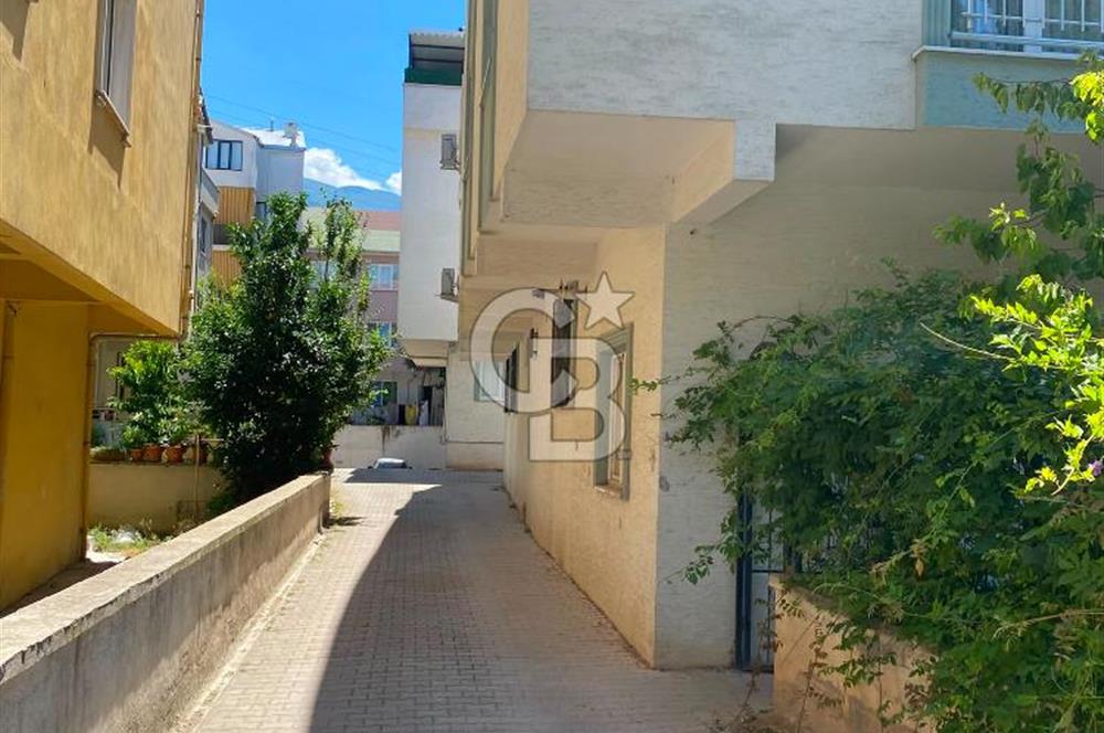 GÜRSU’DA MERKEZİ KONUMDA SİTE İÇERİSİNDE FERAH 3+1 SATILIK DAİRE