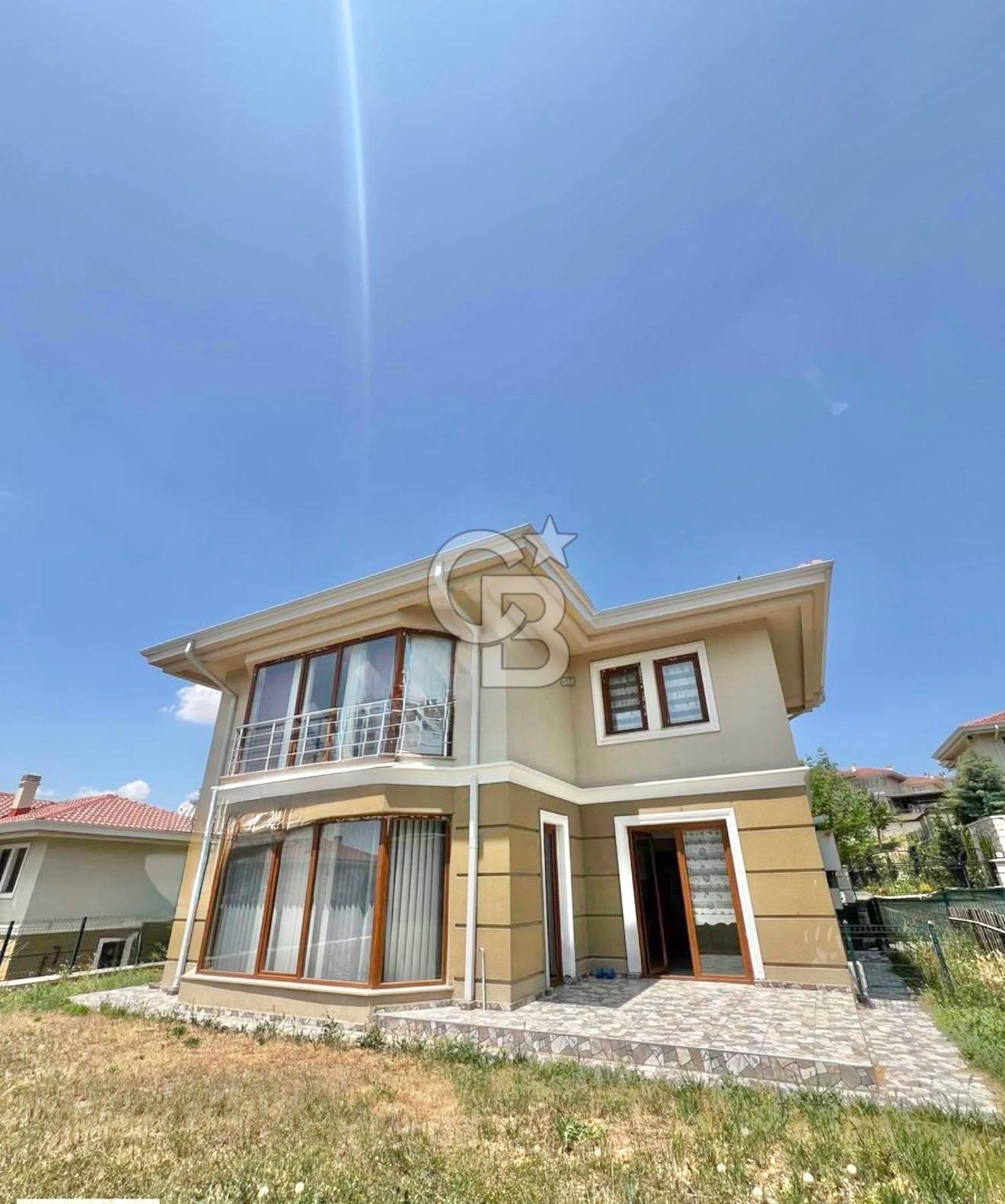 MEBUSKENT VİLLALARINDA 3+1 FULL YAPILI LÜKS KİRALIK VİLLA