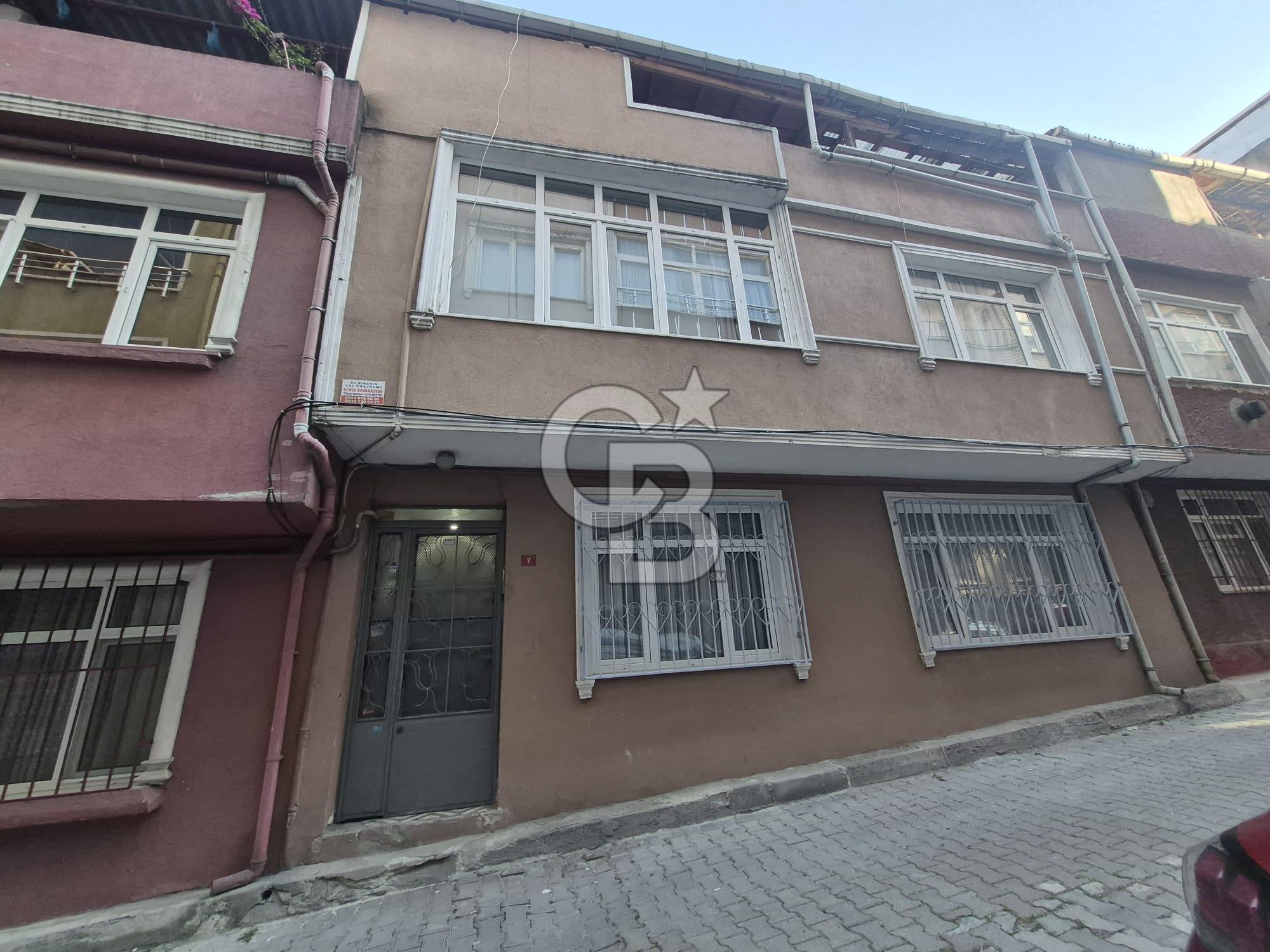GAZİOSMANPAŞA'DA KOMPLE SATILIK BİNA