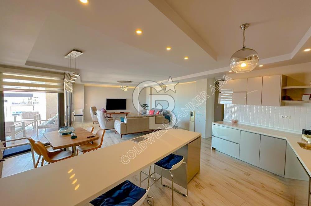 Kuşadası Terrace Ada Sitesi'nde Panoramik Deniz Manzaralı Satılık 3+1 Lüks Daire