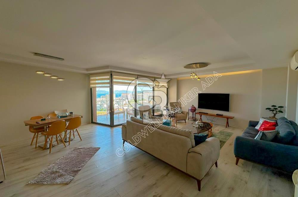 Kuşadası Terrace Ada Sitesi'nde Panoramik Deniz Manzaralı Satılık 3+1 Lüks Daire