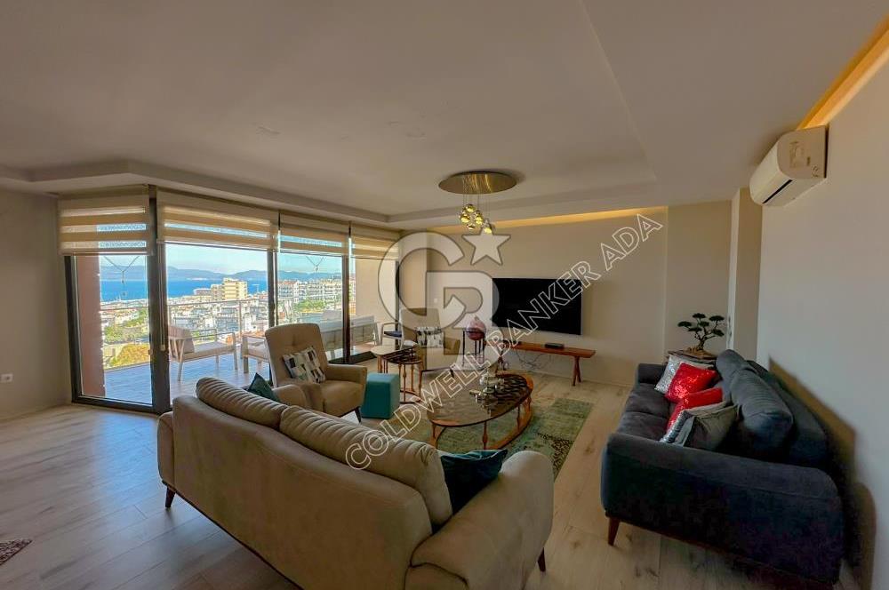 Kuşadası Terrace Ada Sitesi'nde Panoramik Deniz Manzaralı Satılık 3+1 Lüks Daire