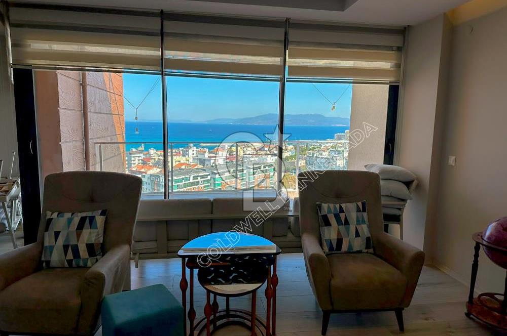 Kuşadası Terrace Ada Sitesi'nde Panoramik Deniz Manzaralı Satılık 3+1 Lüks Daire