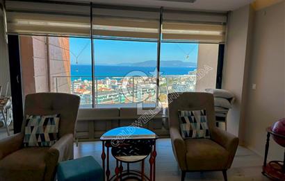 Kuşadası Terrace Ada Sitesi'nde Panoramik Deniz Manzaralı Satılık 3+1 Lüks Daire