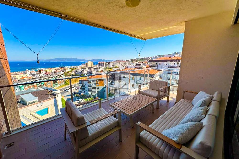 Kuşadası Terrace Ada Sitesi'nde Panoramik Deniz Manzaralı Satılık 3+1 Lüks Daire