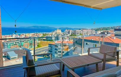 Kuşadası Terrace Ada Sitesi'nde Panoramik Deniz Manzaralı Satılık 3+1 Lüks Daire