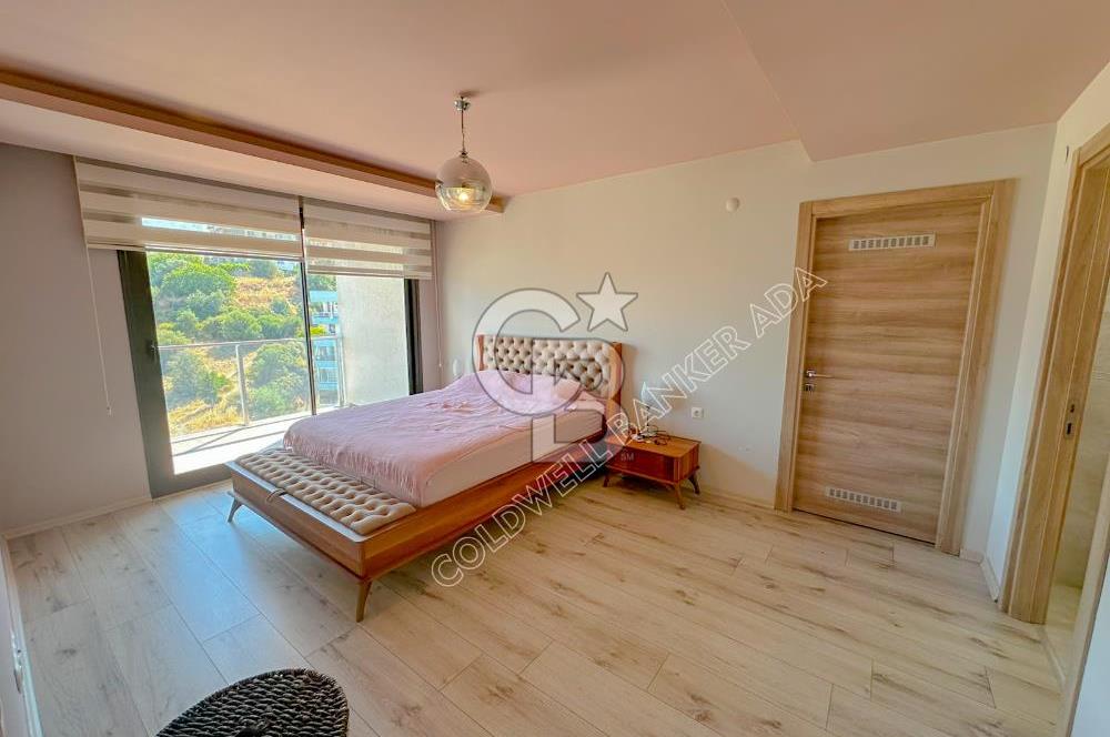 Kuşadası Terrace Ada Sitesi'nde Panoramik Deniz Manzaralı Satılık 3+1 Lüks Daire