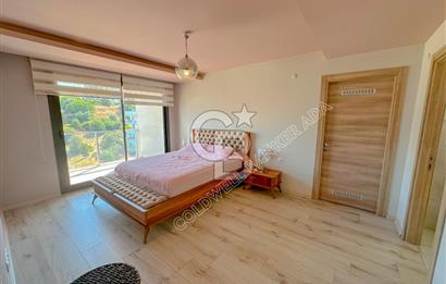 Kuşadası Terrace Ada Sitesi'nde Panoramik Deniz Manzaralı Satılık 3+1 Lüks Daire