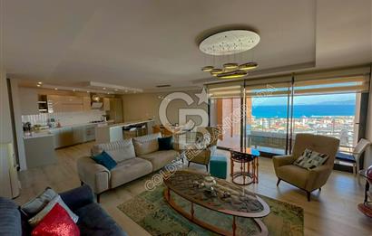 Kuşadası Terrace Ada Sitesi'nde Panoramik Deniz Manzaralı Satılık 3+1 Lüks Daire