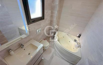 Kuşadası Terrace Ada Sitesi'nde Panoramik Deniz Manzaralı Satılık 3+1 Lüks Daire