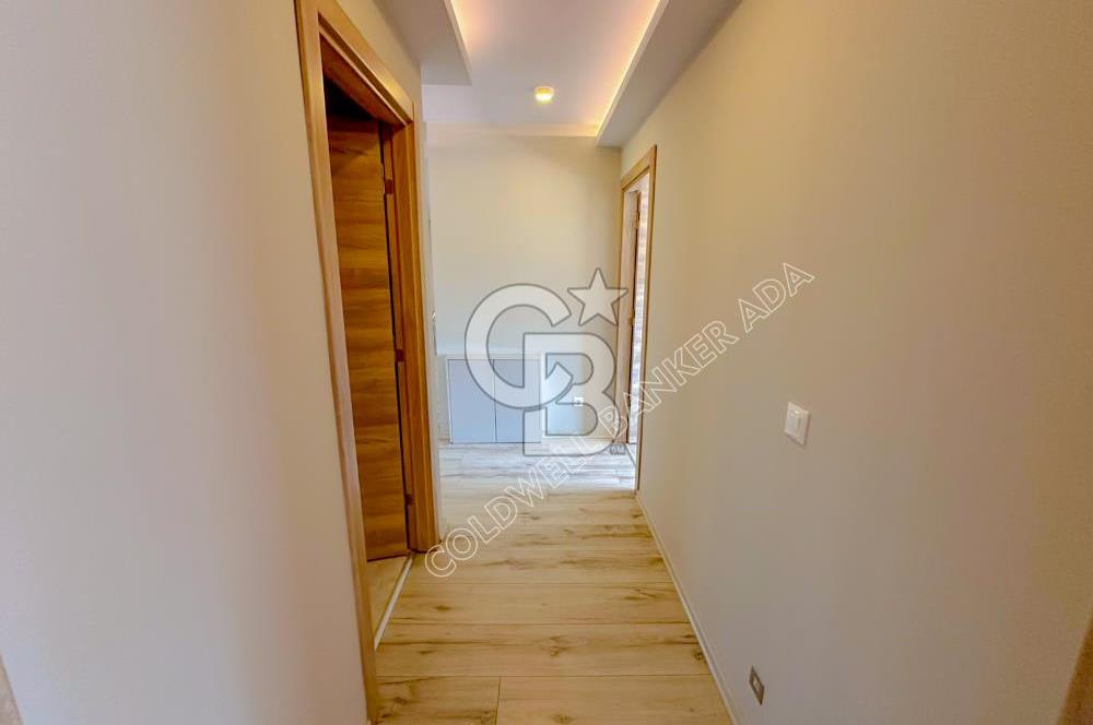 Kuşadası Terrace Ada Sitesi'nde Panoramik Deniz Manzaralı Satılık 3+1 Lüks Daire
