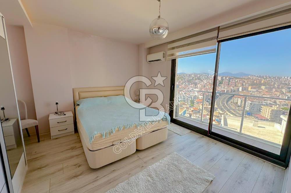 Kuşadası Terrace Ada Sitesi'nde Panoramik Deniz Manzaralı Satılık 3+1 Lüks Daire