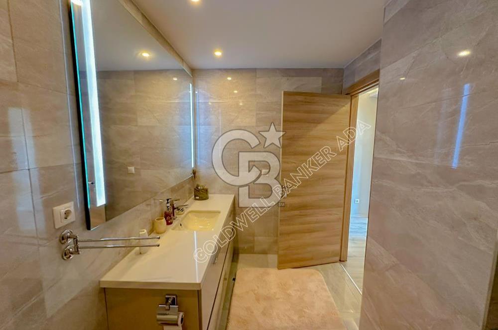 Kuşadası Terrace Ada Sitesi'nde Panoramik Deniz Manzaralı Satılık 3+1 Lüks Daire